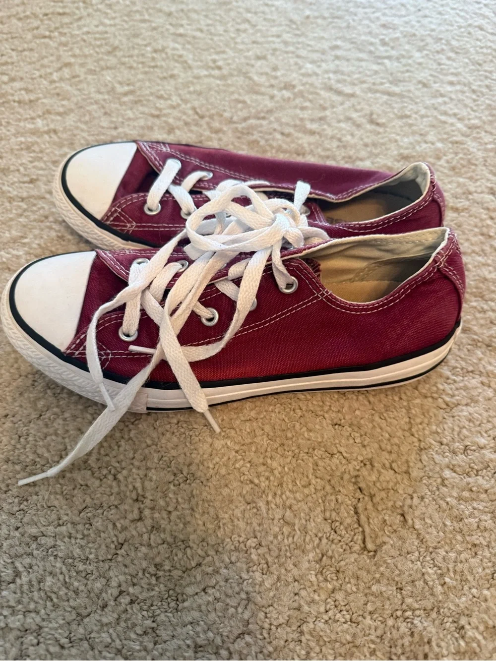 Kids Classic Low-Top Converse Sneakers - Burgundy